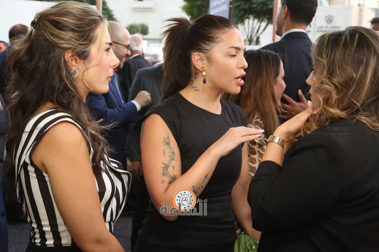 Madar Al-Saa Images 0.4212384383256337