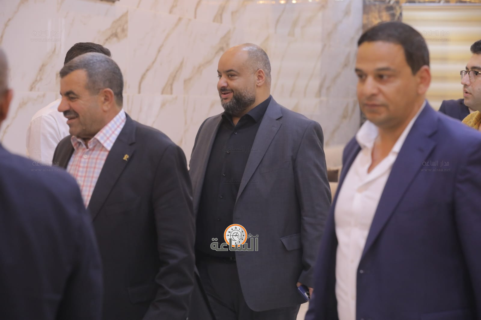 Madar Al-Saa Images 0.9574089788792273