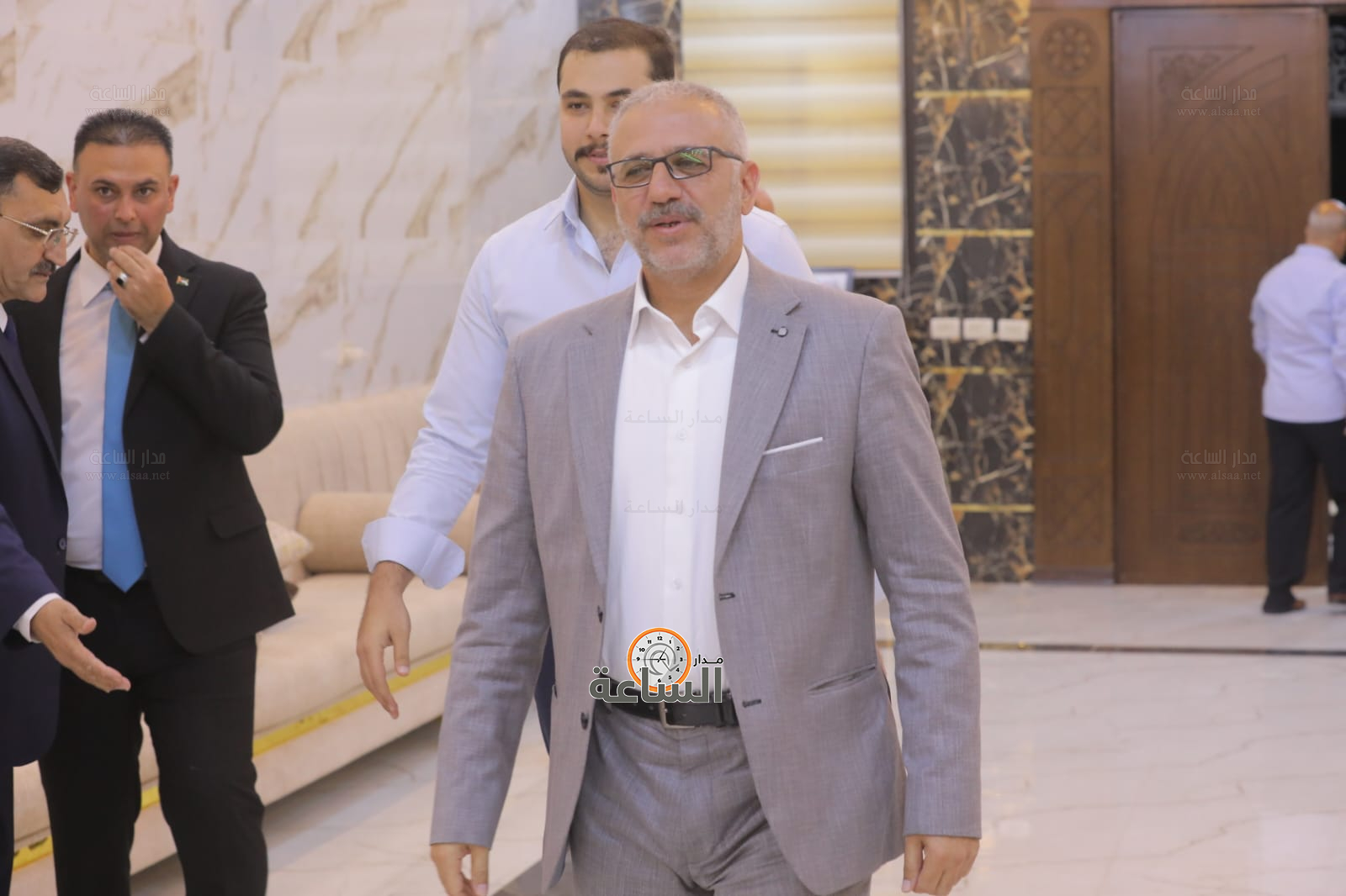 Madar Al-Saa Images 0.4002159333526021