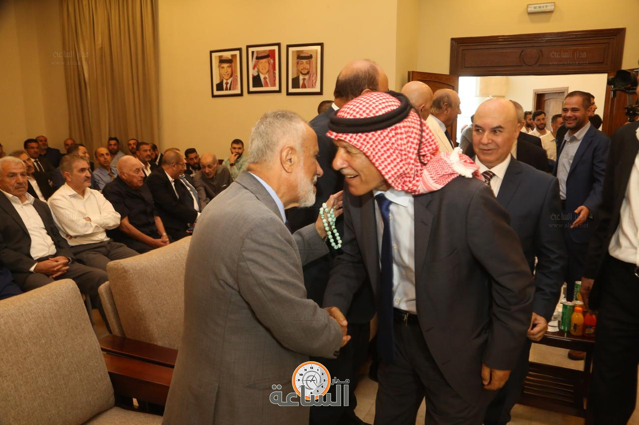 Madar Al-Saa Images 0.7361740487743047