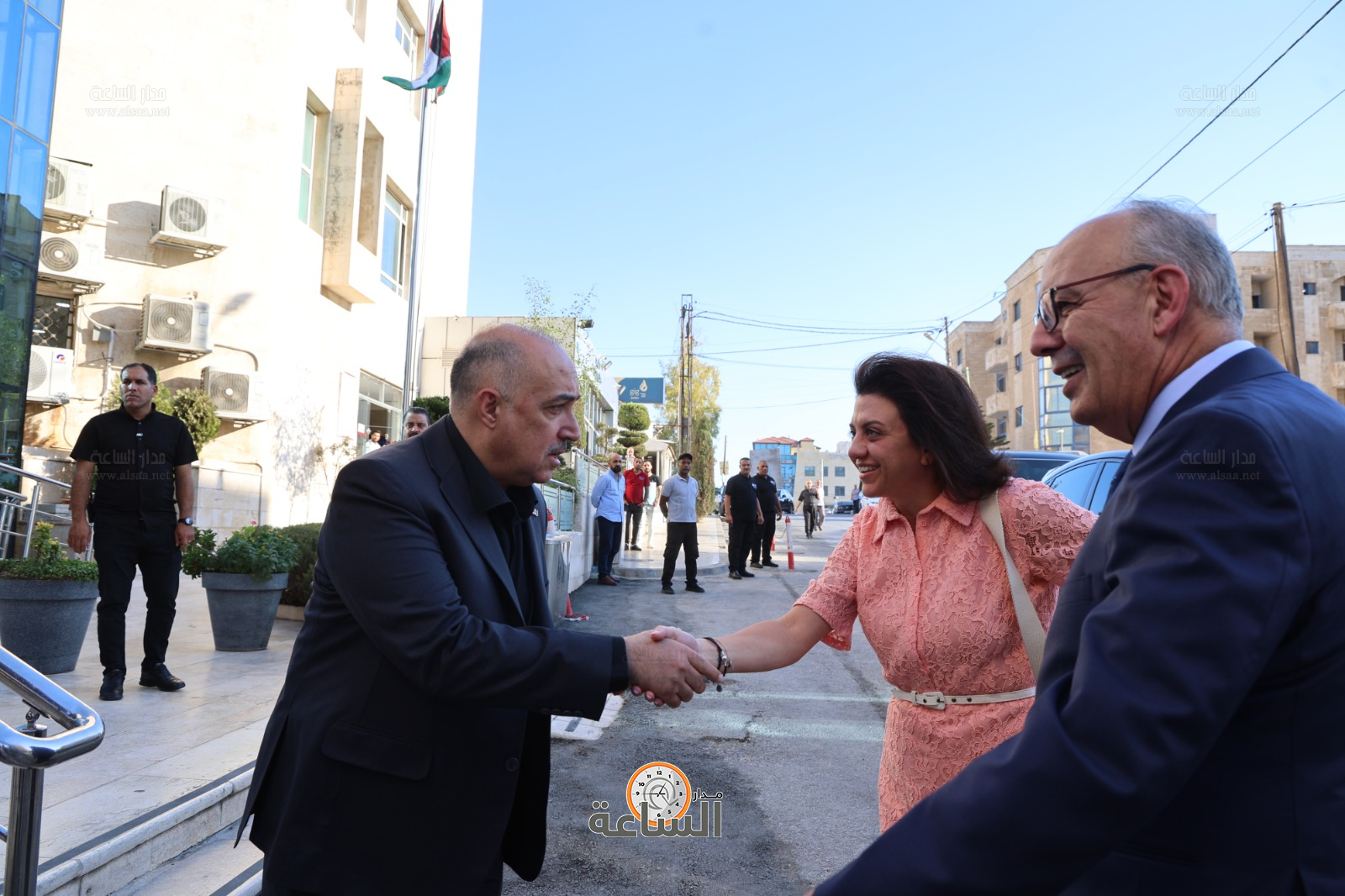 Madar Al-Saa Images 0.7746526340708622