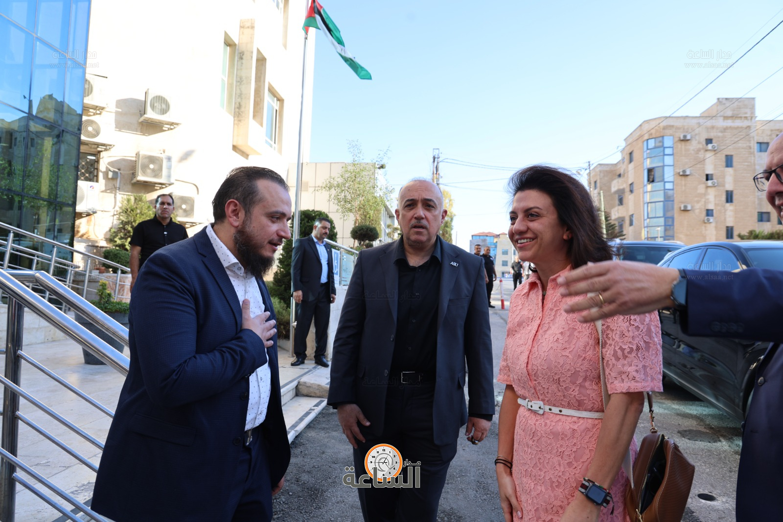 Madar Al-Saa Images 0.9616367869366232