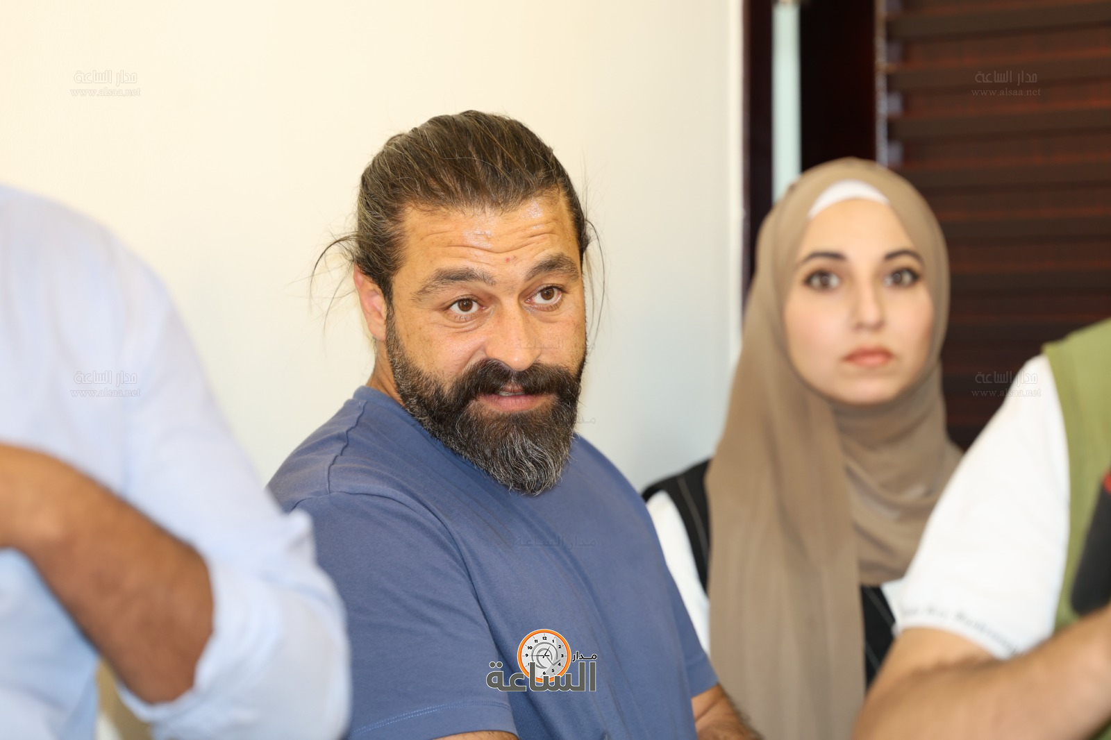 Madar Al-Saa Images 0.16640393684838106