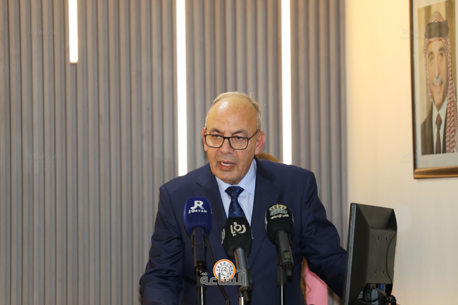 Madar Al-Saa Images 0.46642542764756967