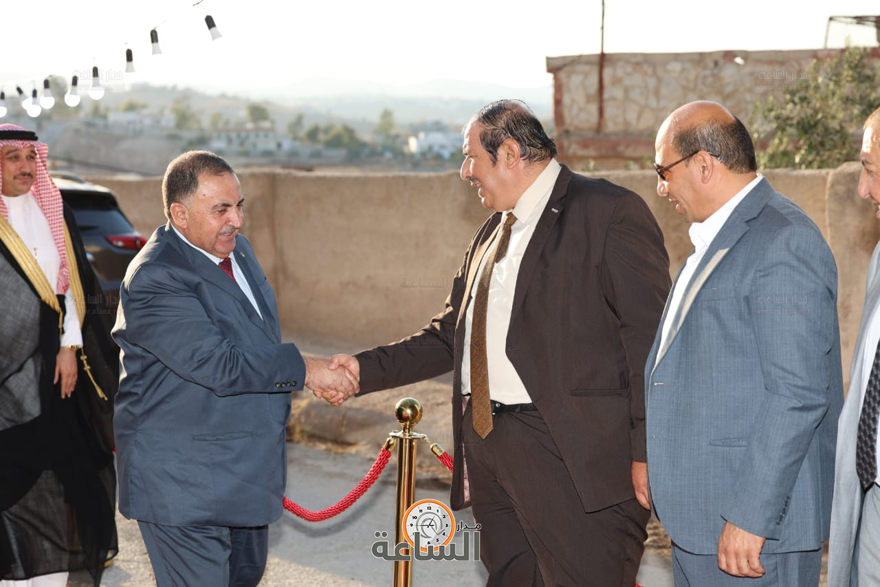 Madar Al-Saa Images 0.8261647862792121