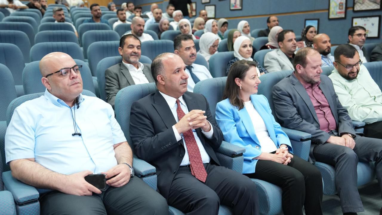 Madar Al-Saa Images 0.8565668278139534