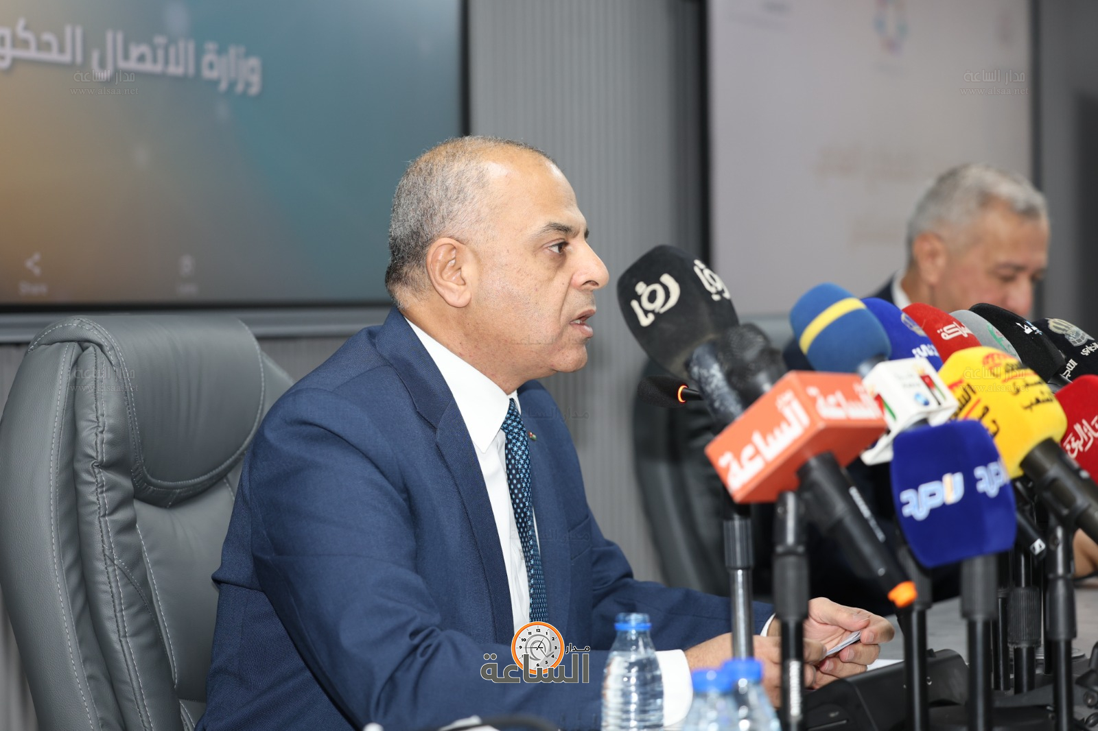 Madar Al-Saa Images 0.41275451208229363