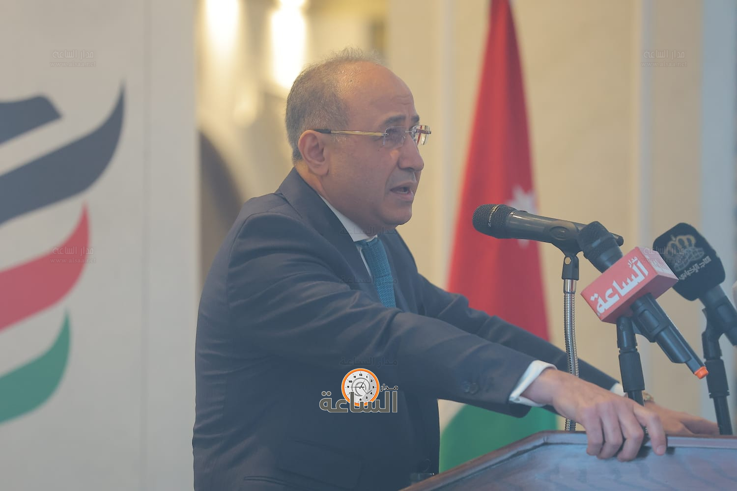 Madar Al-Saa Images 0.7256892447990153