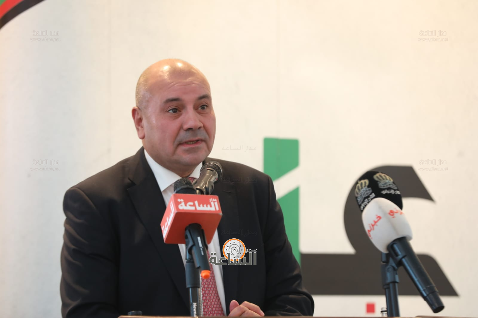 Madar Al-Saa Images 0.4258183439662