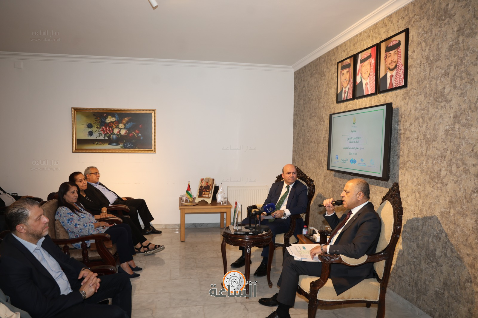 Madar Al-Saa Images 0.11442383817867463