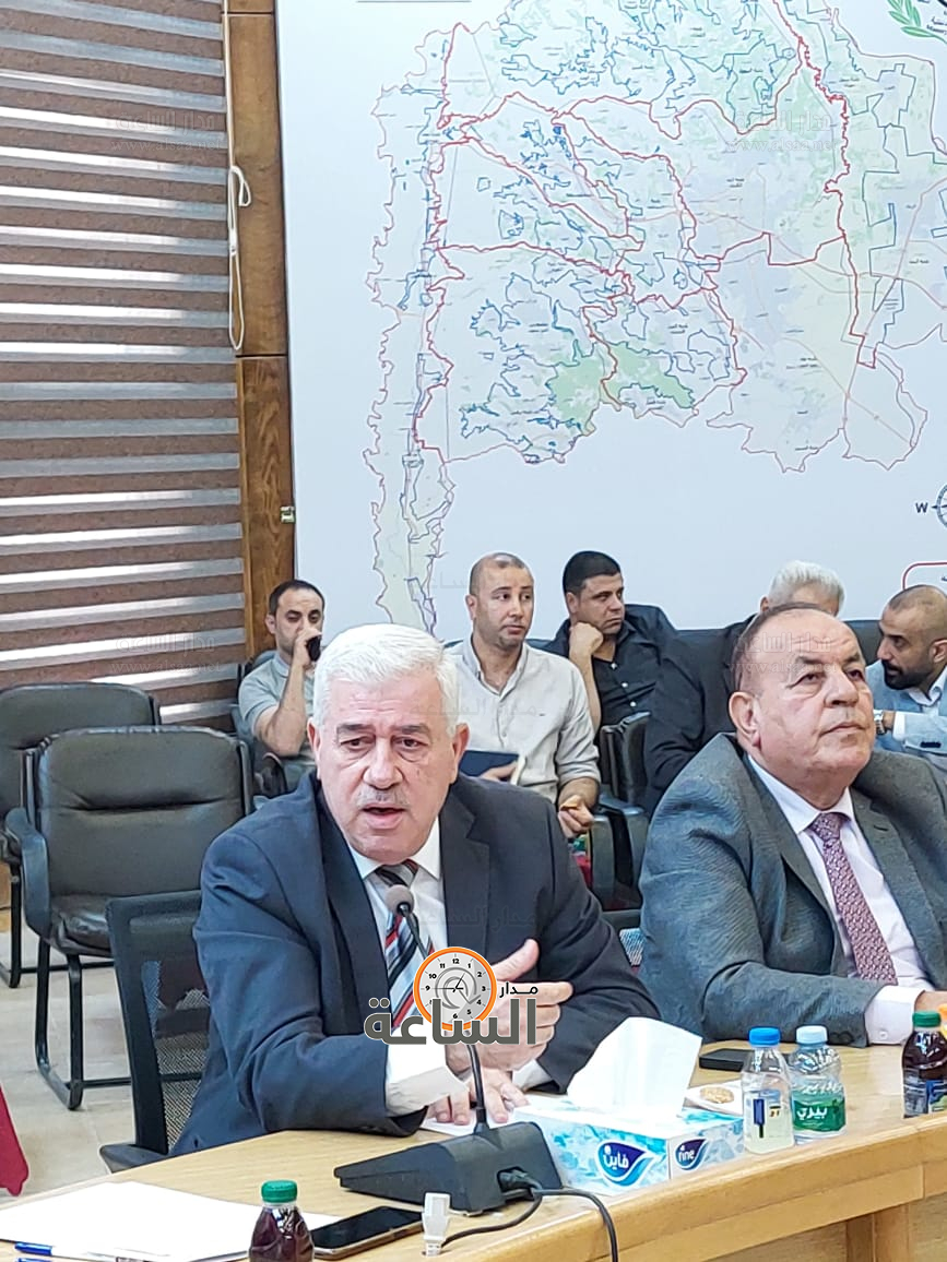 Madar Al-Saa Images 0.0032637572839157025