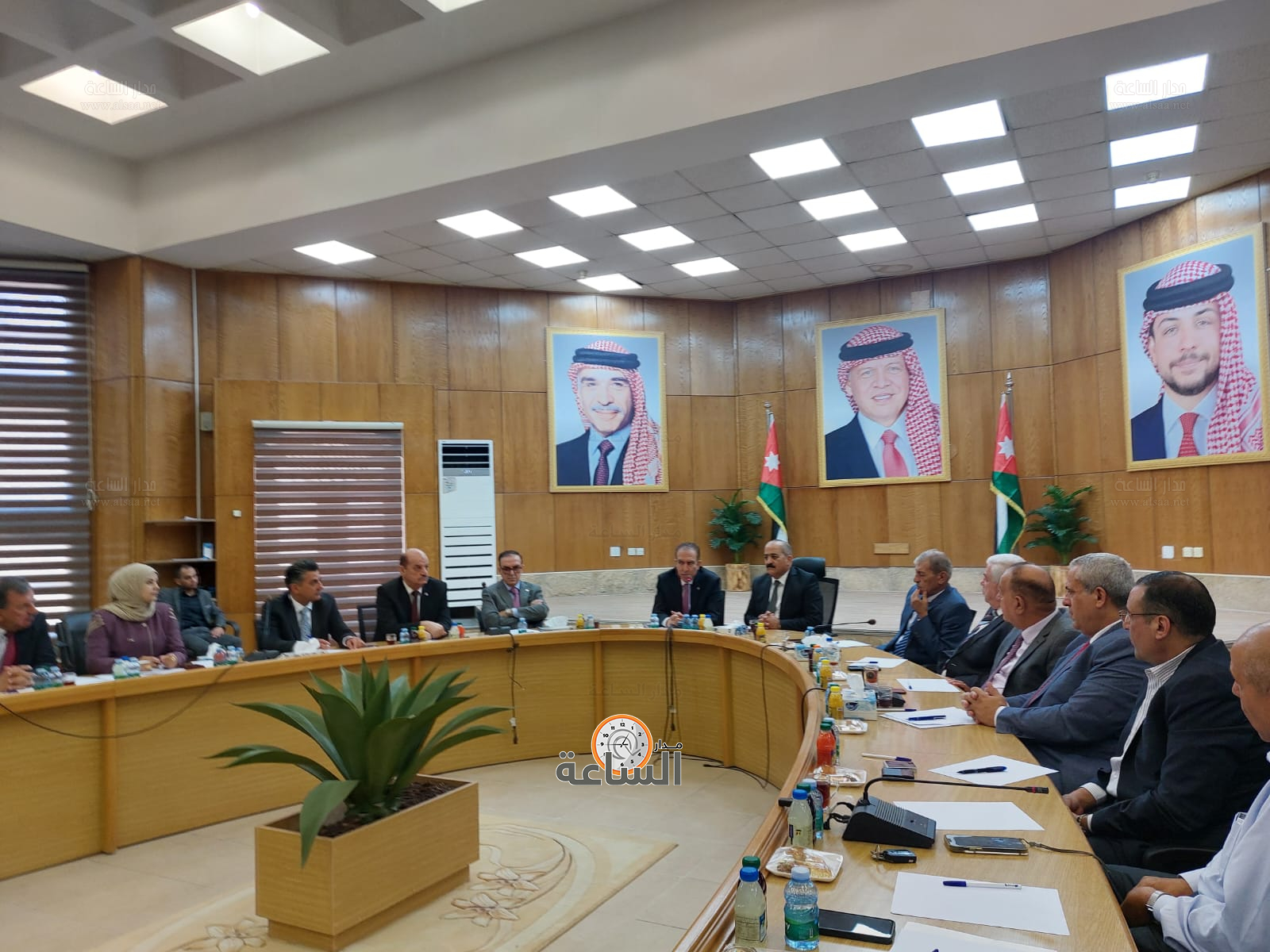 Madar Al-Saa Images 0.41550647432660215