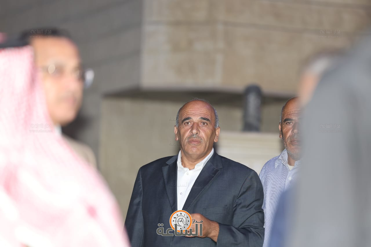 Madar Al-Saa Images 0.8755803441555611