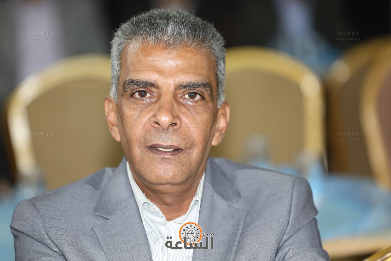 Madar Al-Saa Images 0.32527545098503796