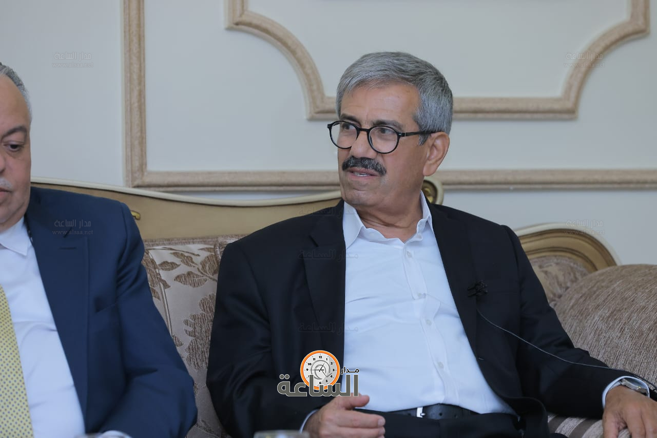 Madar Al-Saa Images 0.47831888365665487