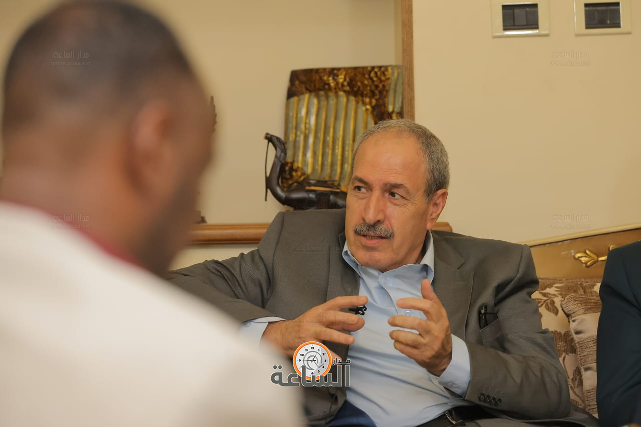 Madar Al-Saa Images 0.44066647415084526