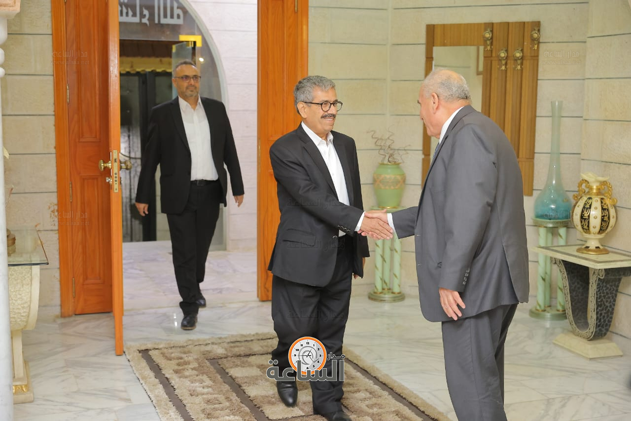 Madar Al-Saa Images 0.6530303073781746