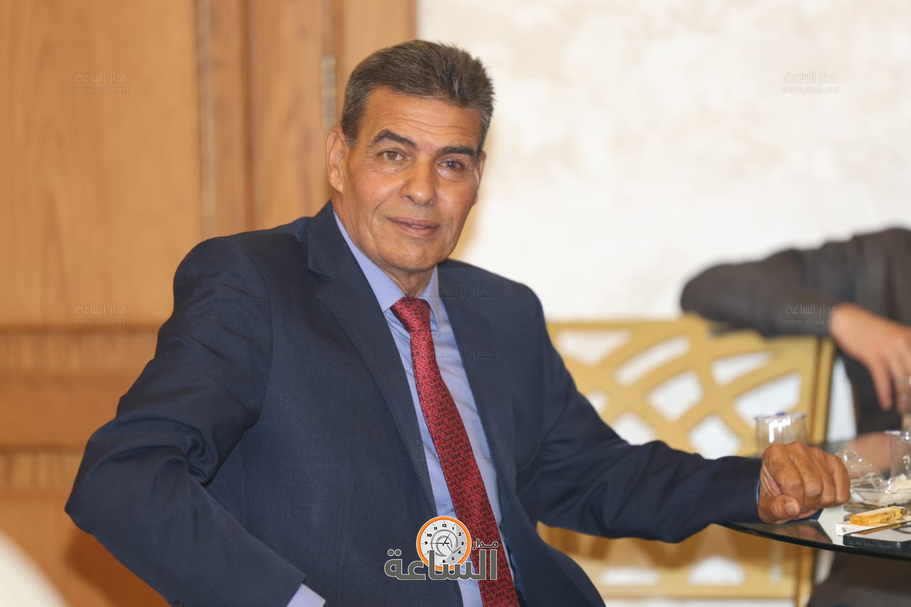 Madar Al-Saa Images 0.8712136423953175