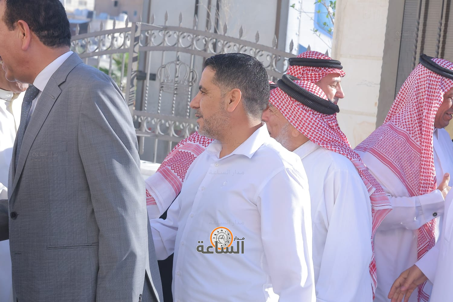 Madar Al-Saa Images 0.9319075903199948