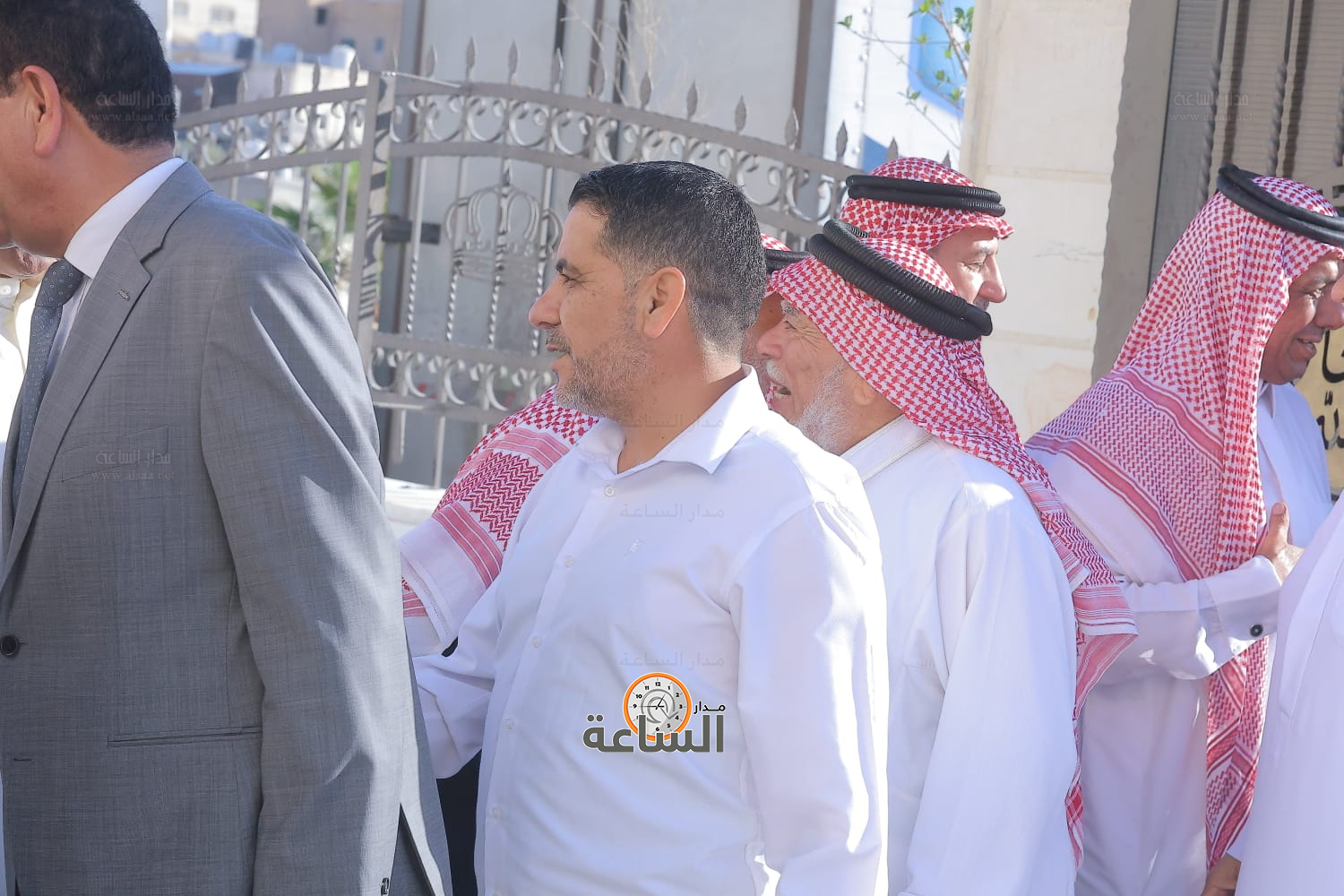 Madar Al-Saa Images 0.1736607132001874