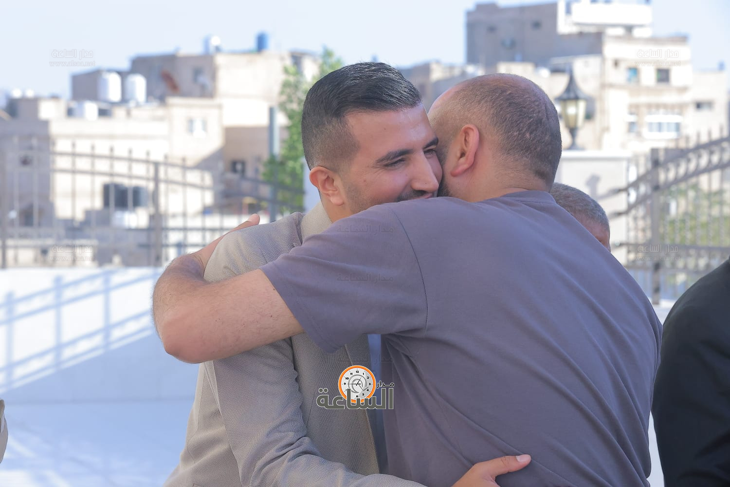 Madar Al-Saa Images 0.16257465621283274