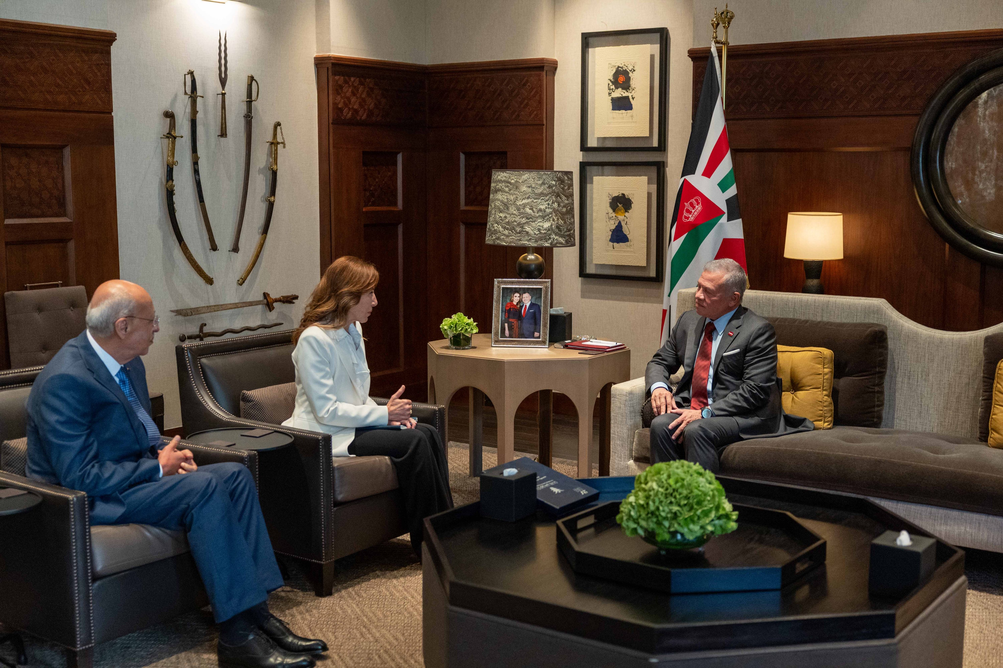 Madar Al-Saa Images 0.9028975446613438