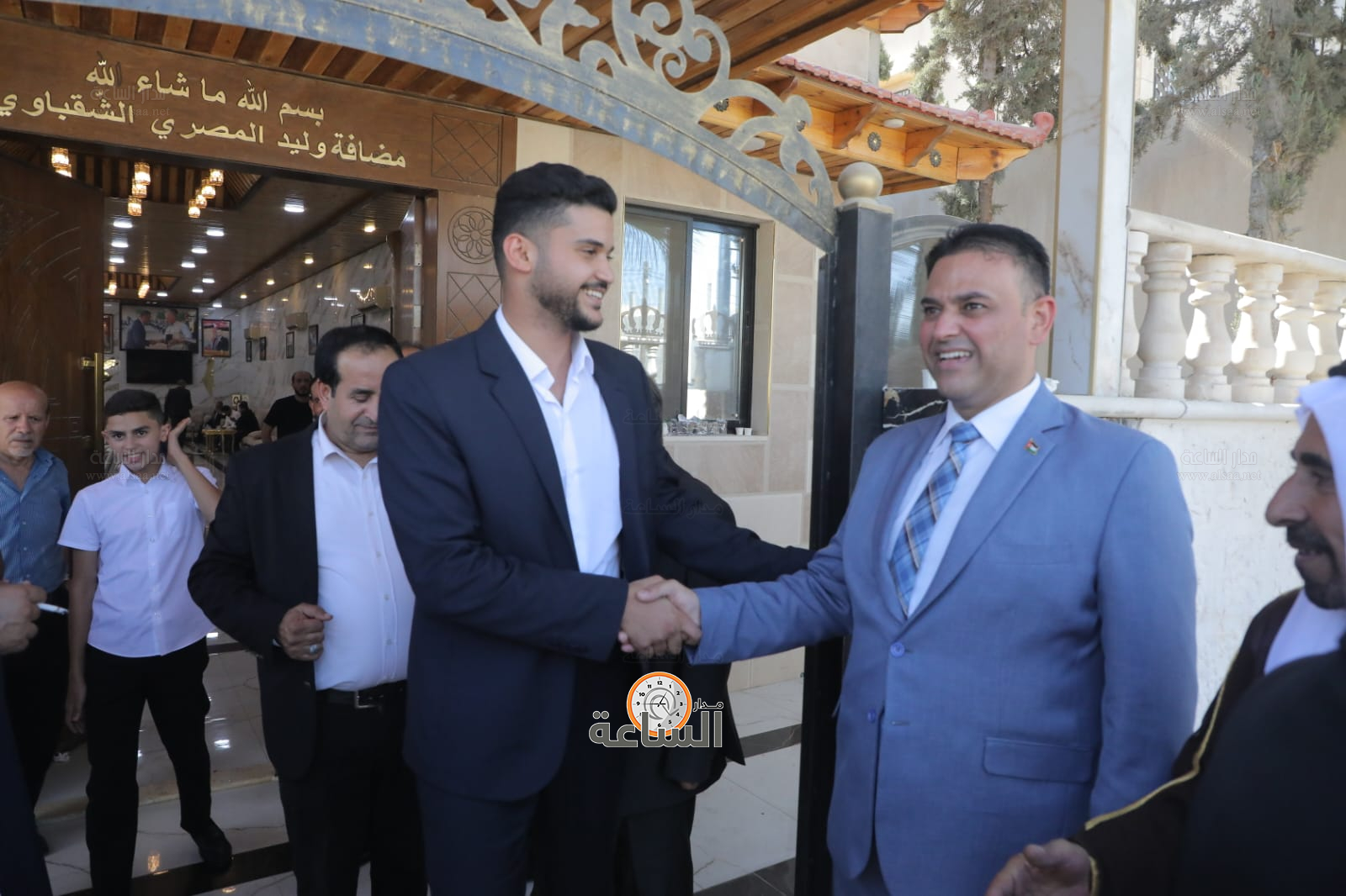 Madar Al-Saa Images 0.9319646432417529