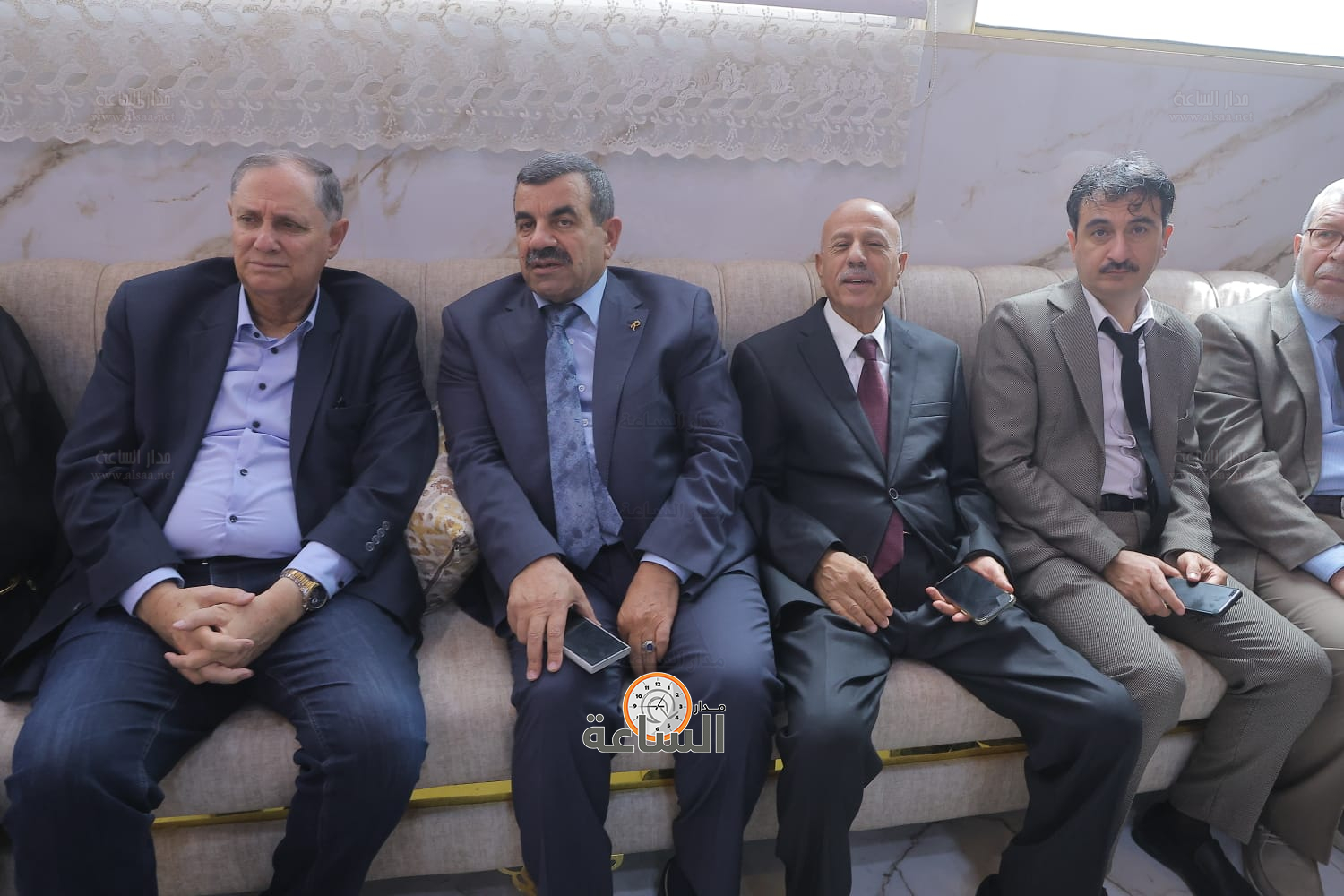 Madar Al-Saa Images 0.43572615331223763