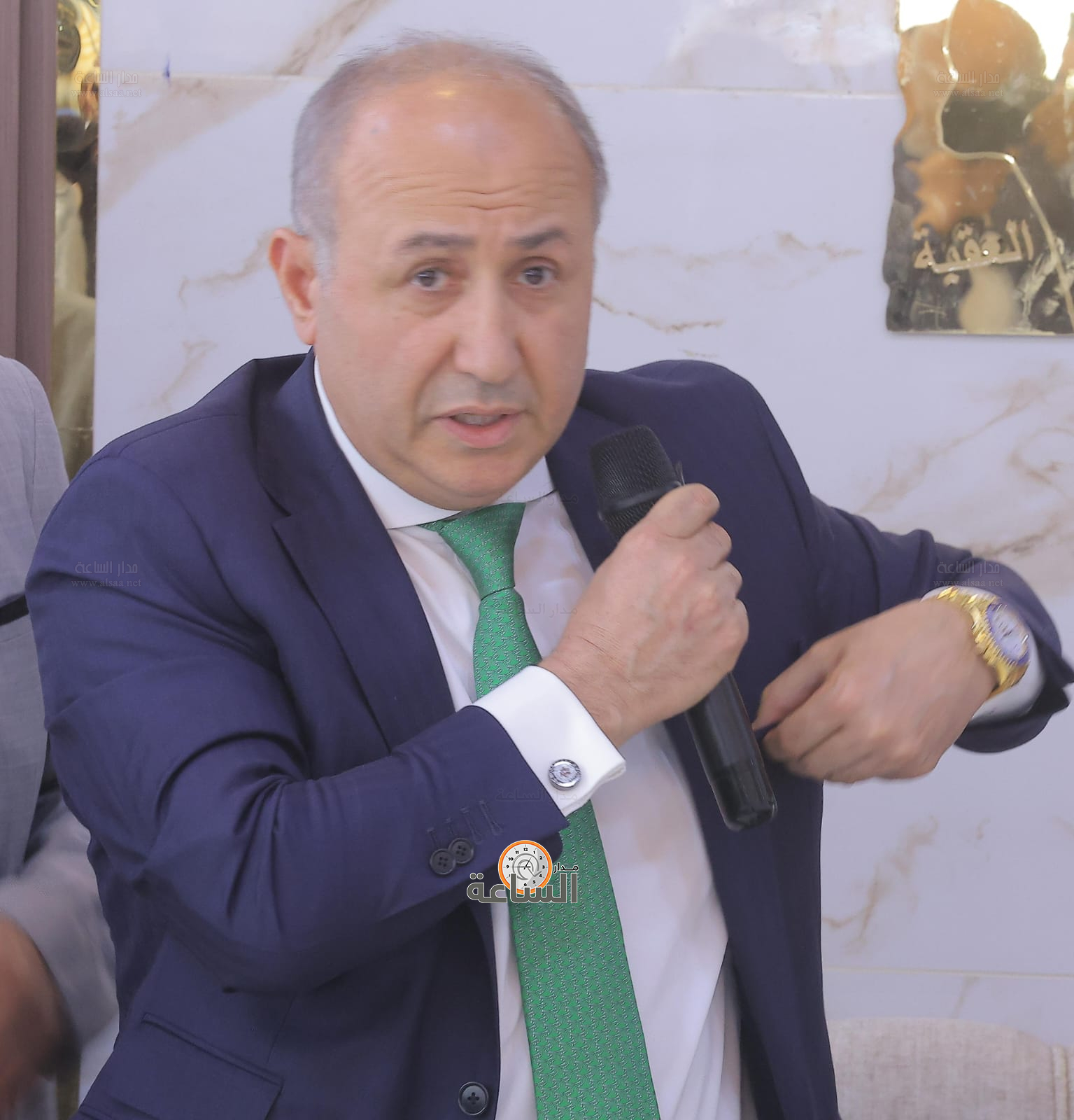 Madar Al-Saa Images 0.402449438532142