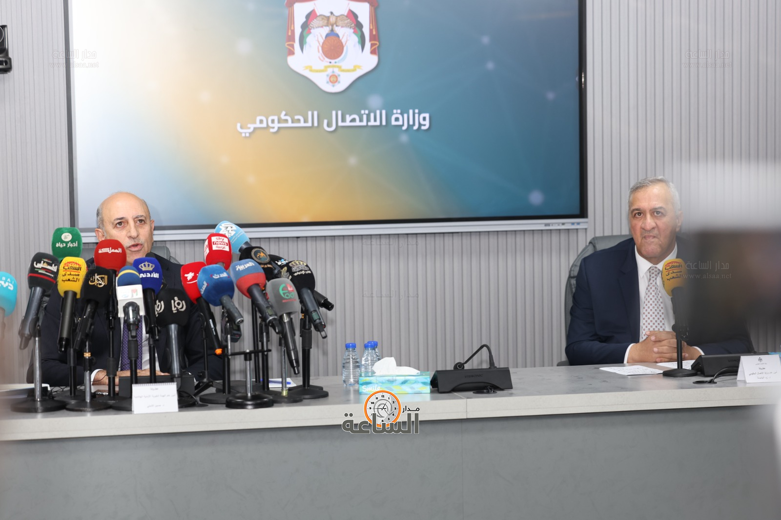 Madar Al-Saa Images 0.17306335992894395