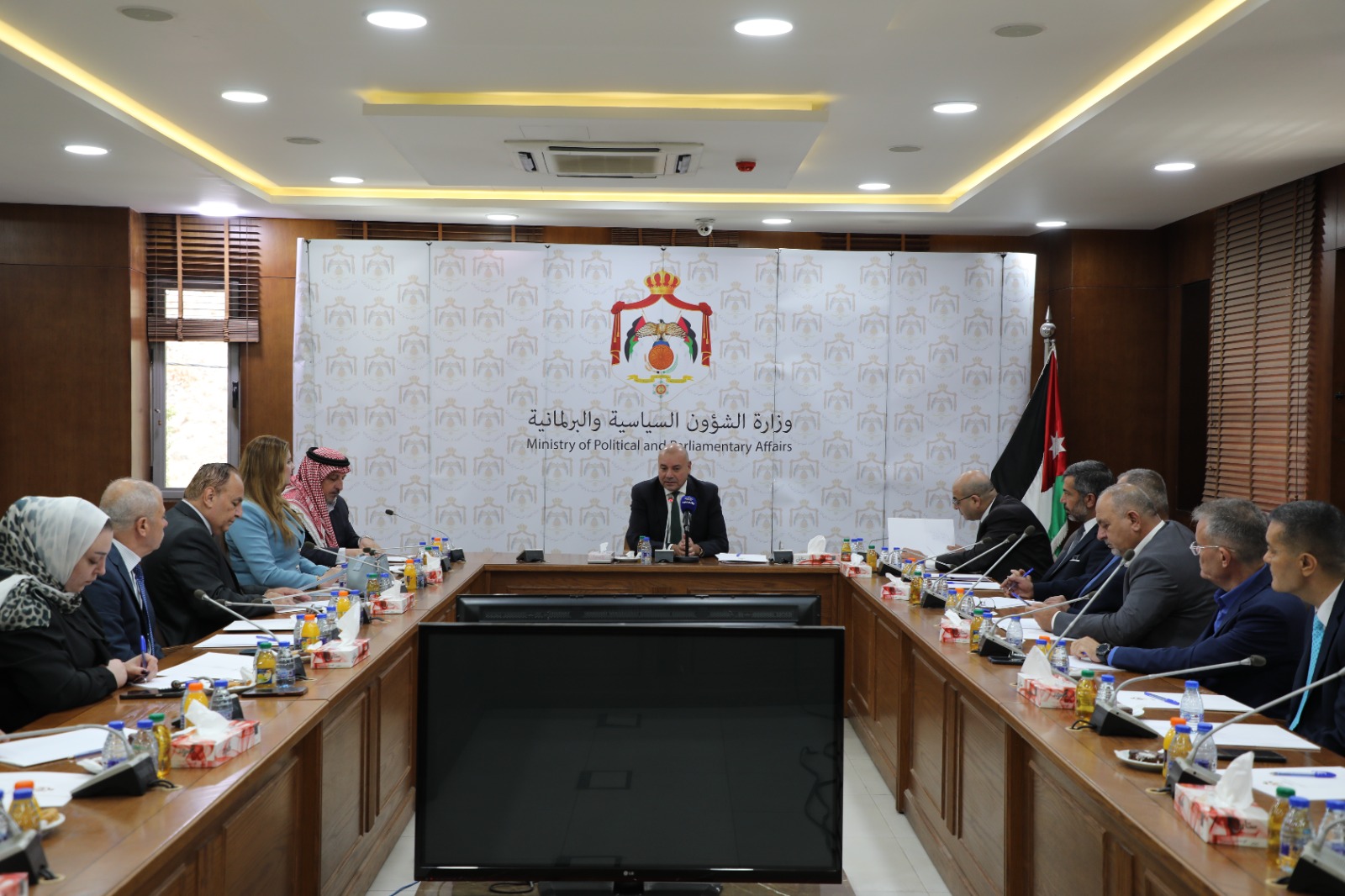 Madar Al-Saa Images 0.9605799394063631