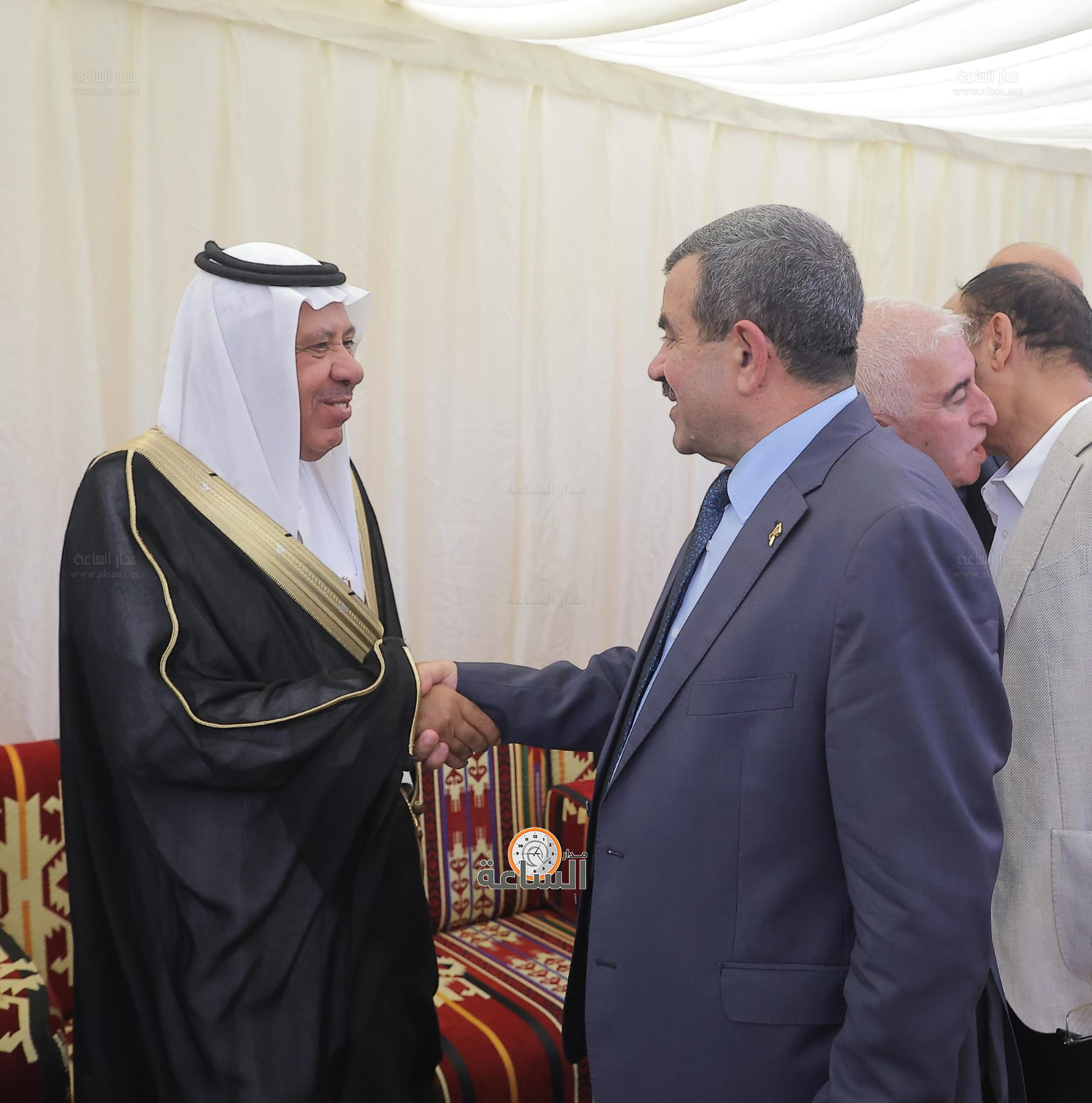 Madar Al-Saa Images 0.19732338877199385