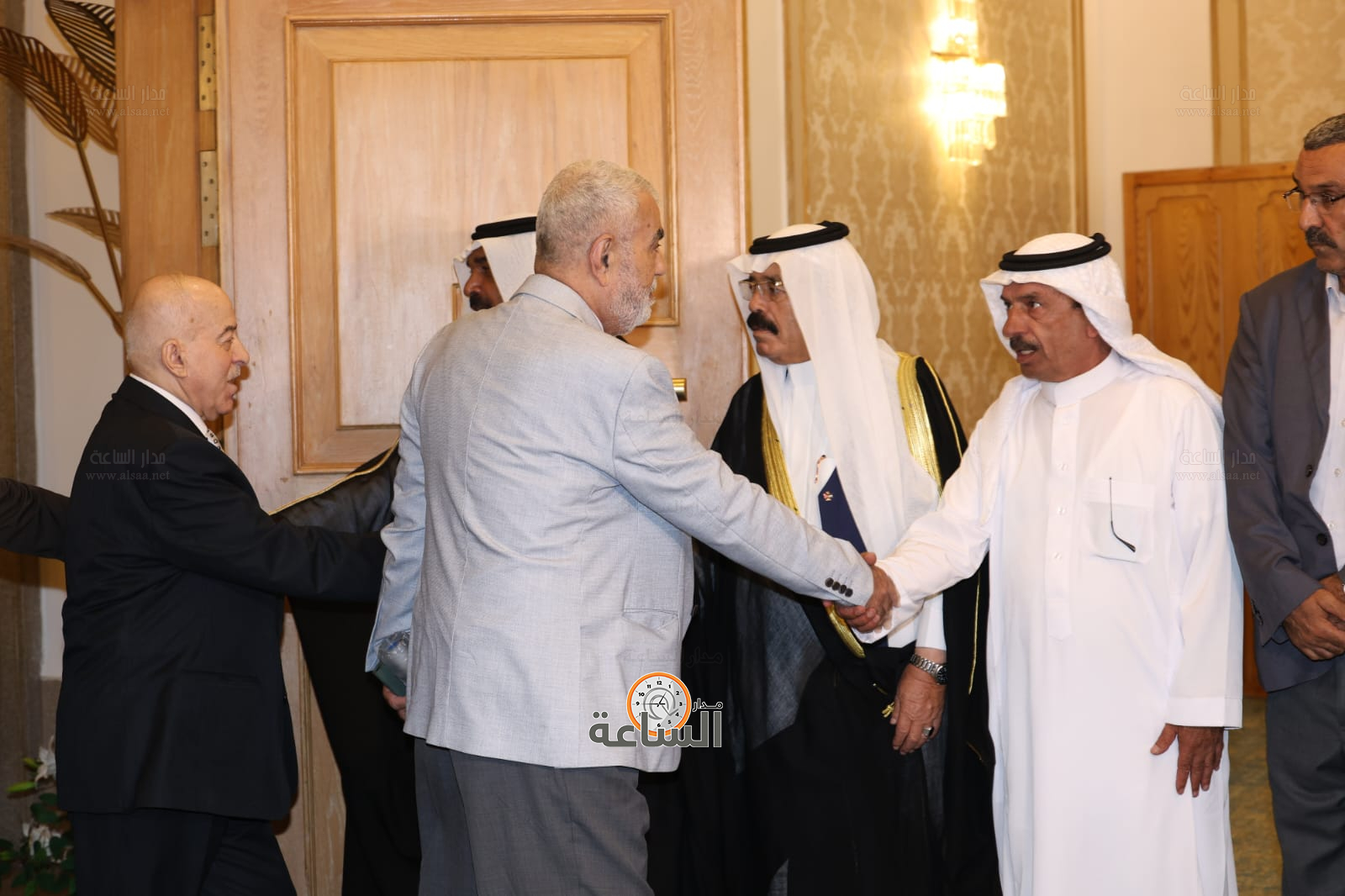 Madar Al-Saa Images 0.41262503776649884