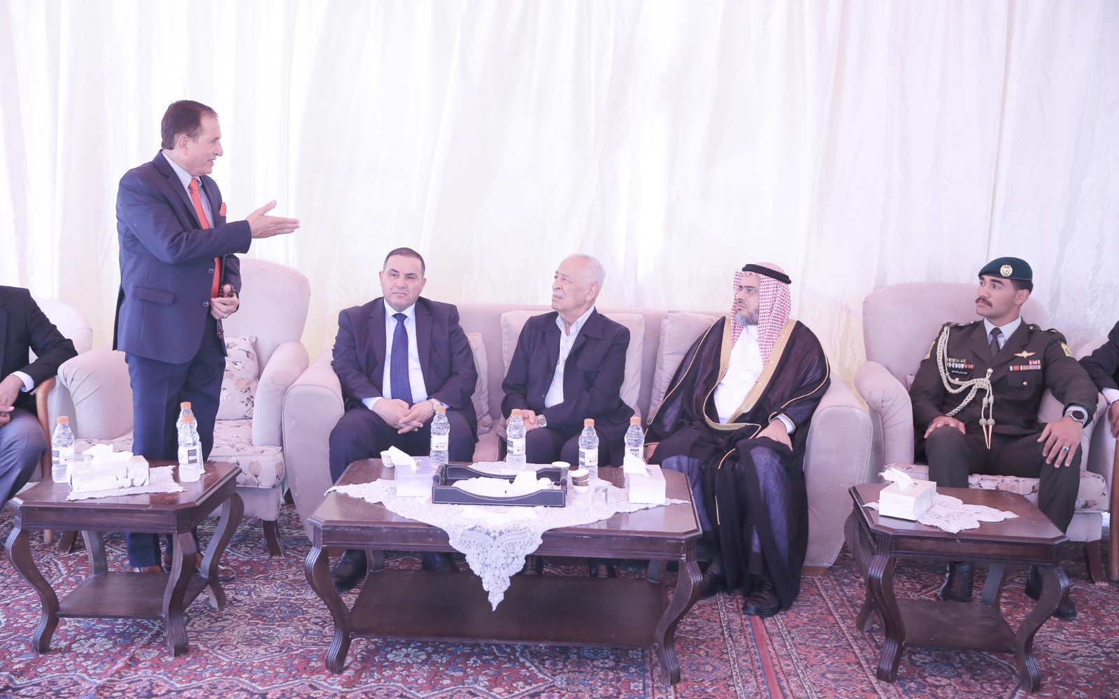 Madar Al-Saa Images 0.3365876171267633