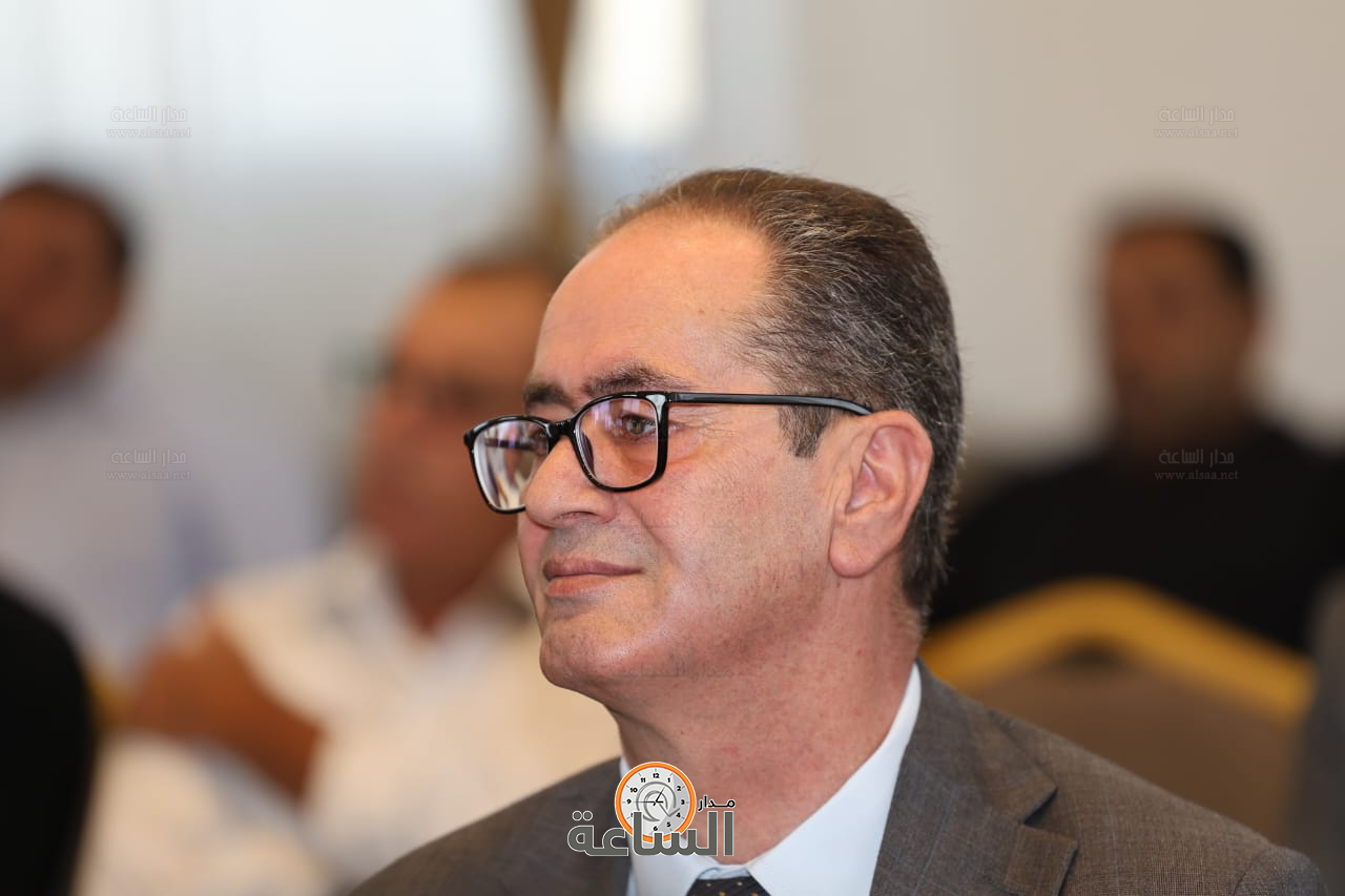 Madar Al-Saa Images 0.6895058636292786