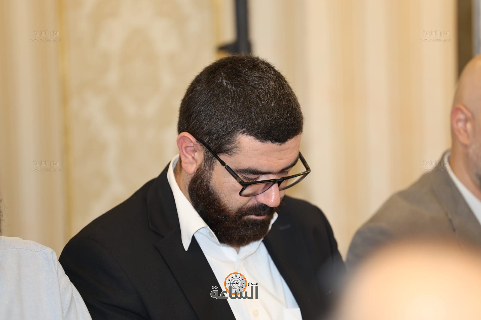 Madar Al-Saa Images 0.3915206551456415