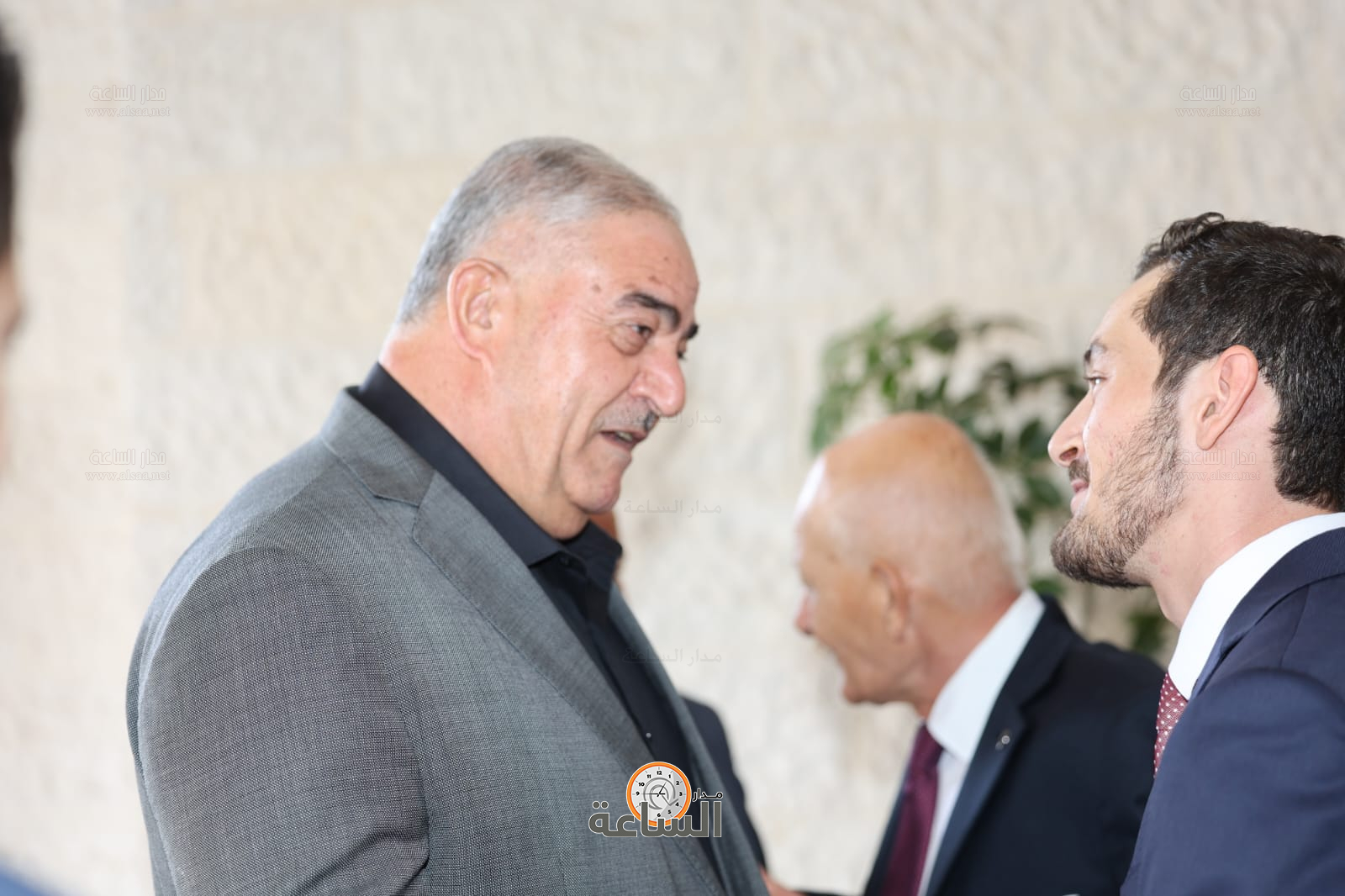 Madar Al-Saa Images 0.5917856497119345