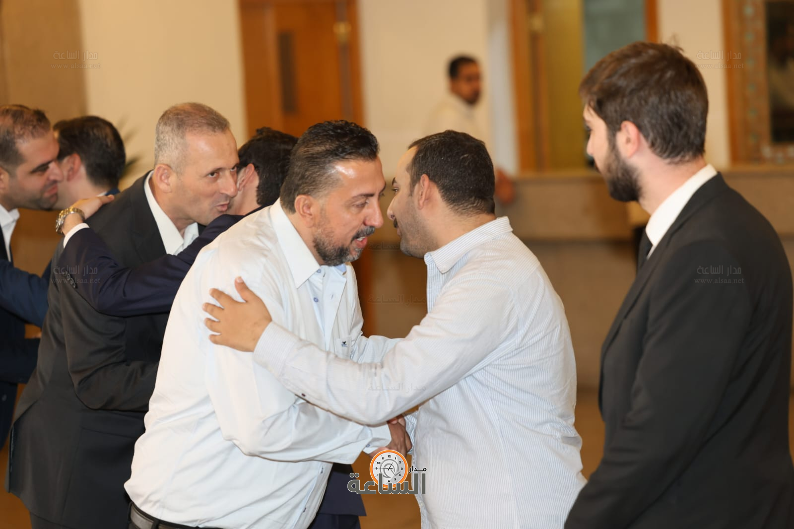 Madar Al-Saa Images 0.3707196851131541