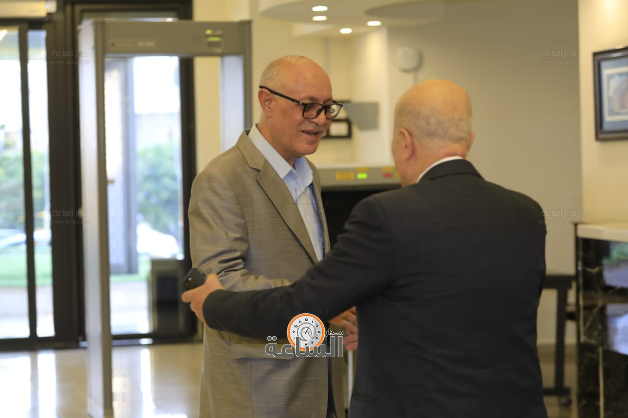 Madar Al-Saa Images 0.2979151773439789