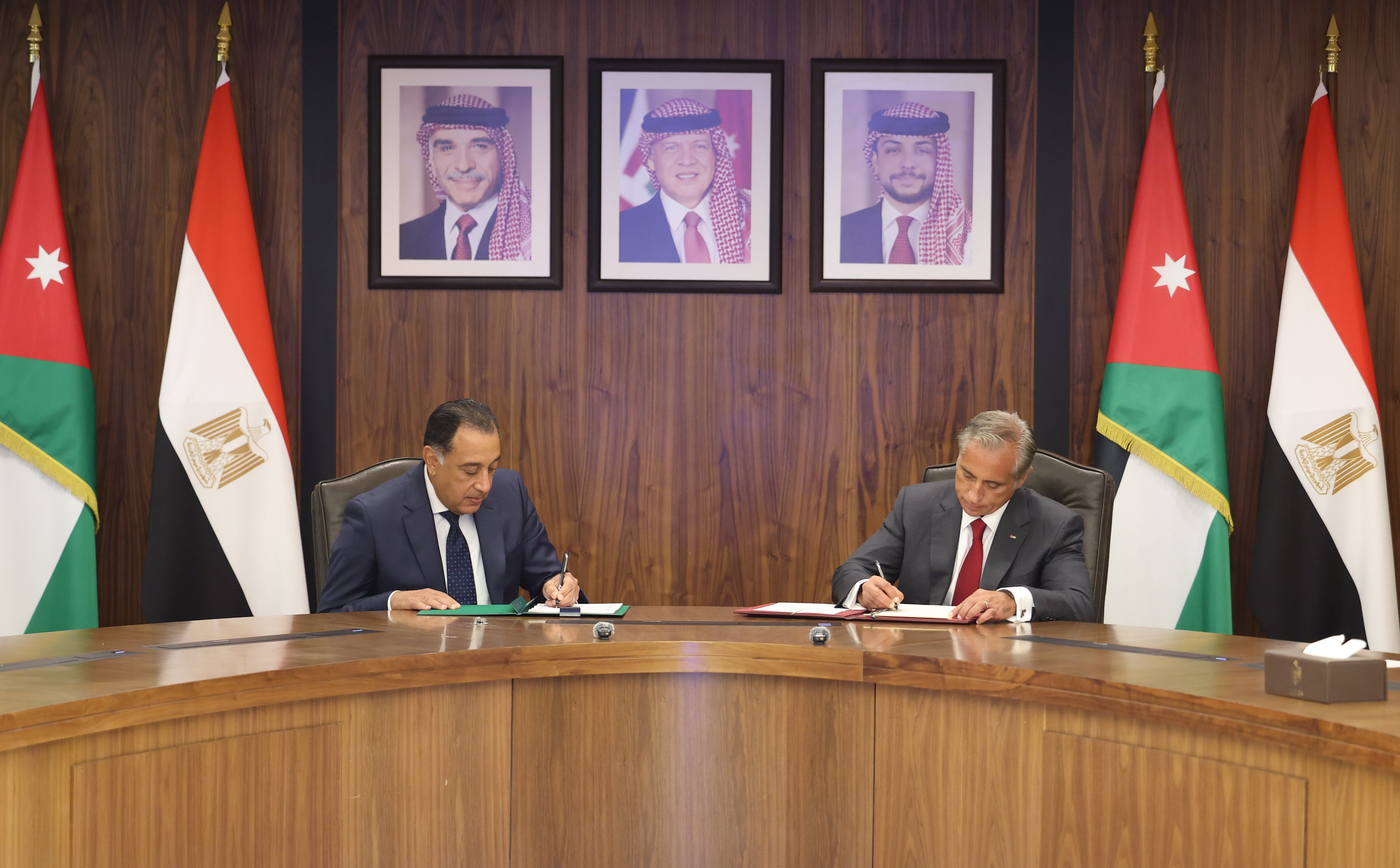 Madar Al-Saa Images 0.5126368193662073