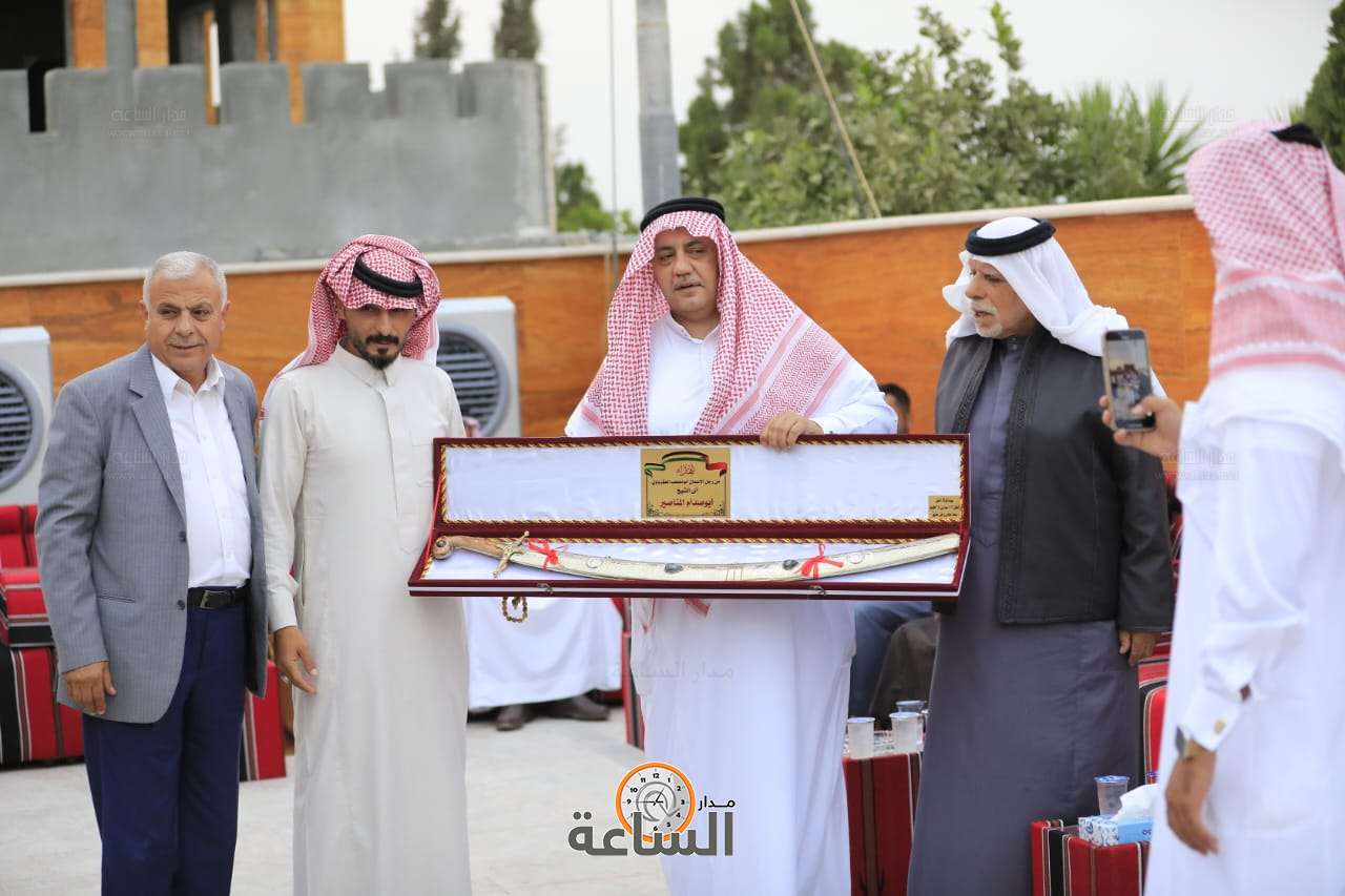 Madar Al-Saa Images 0.356434753060035