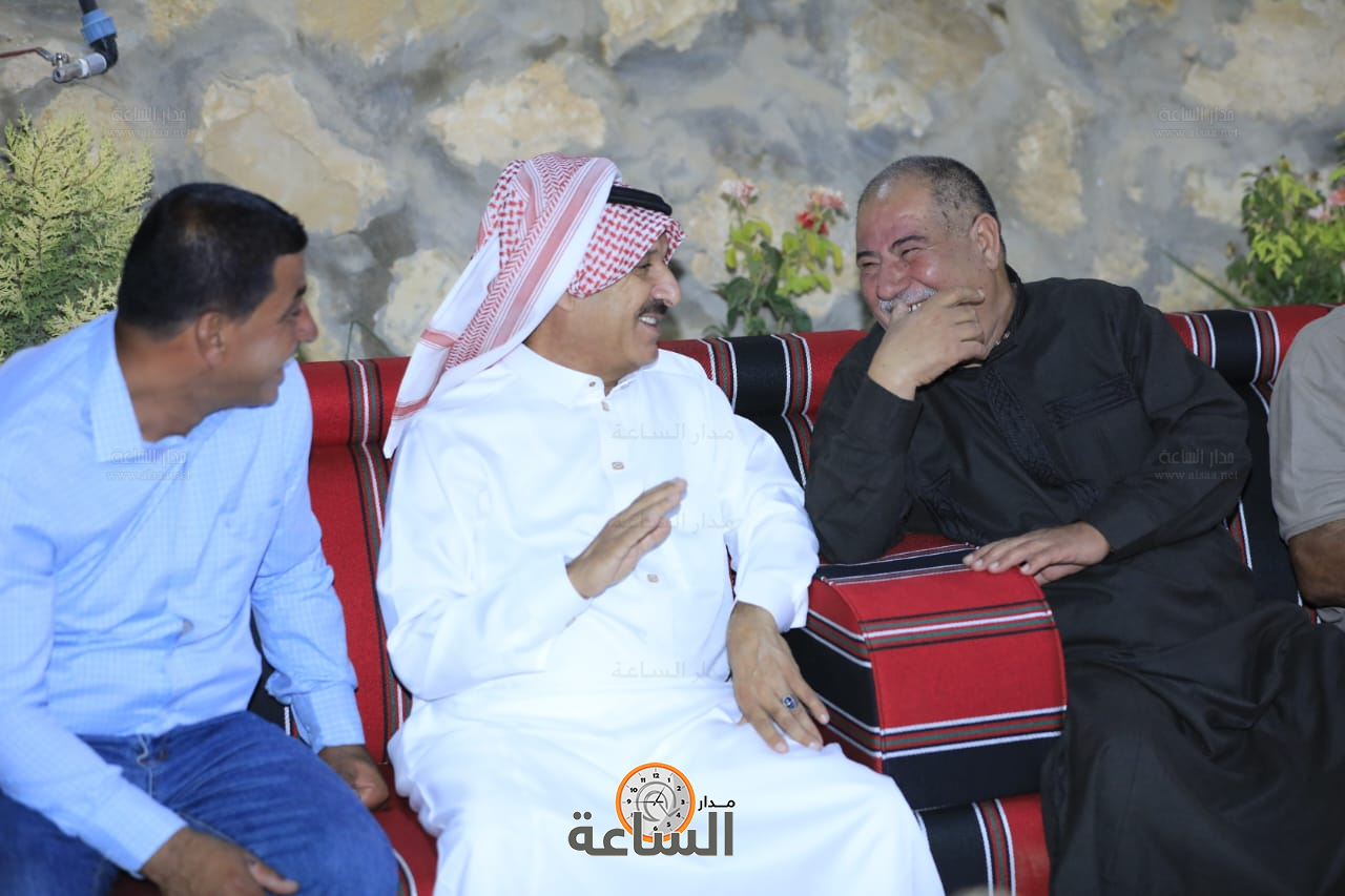 Madar Al-Saa Images 0.7370192397984734