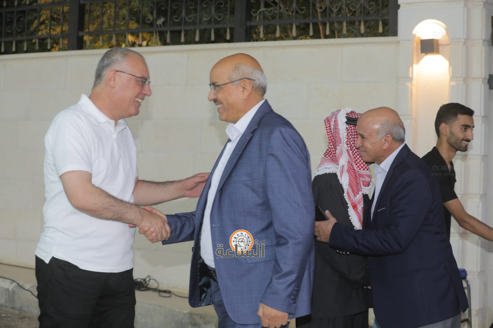 Madar Al-Saa Images 0.3766511502768678