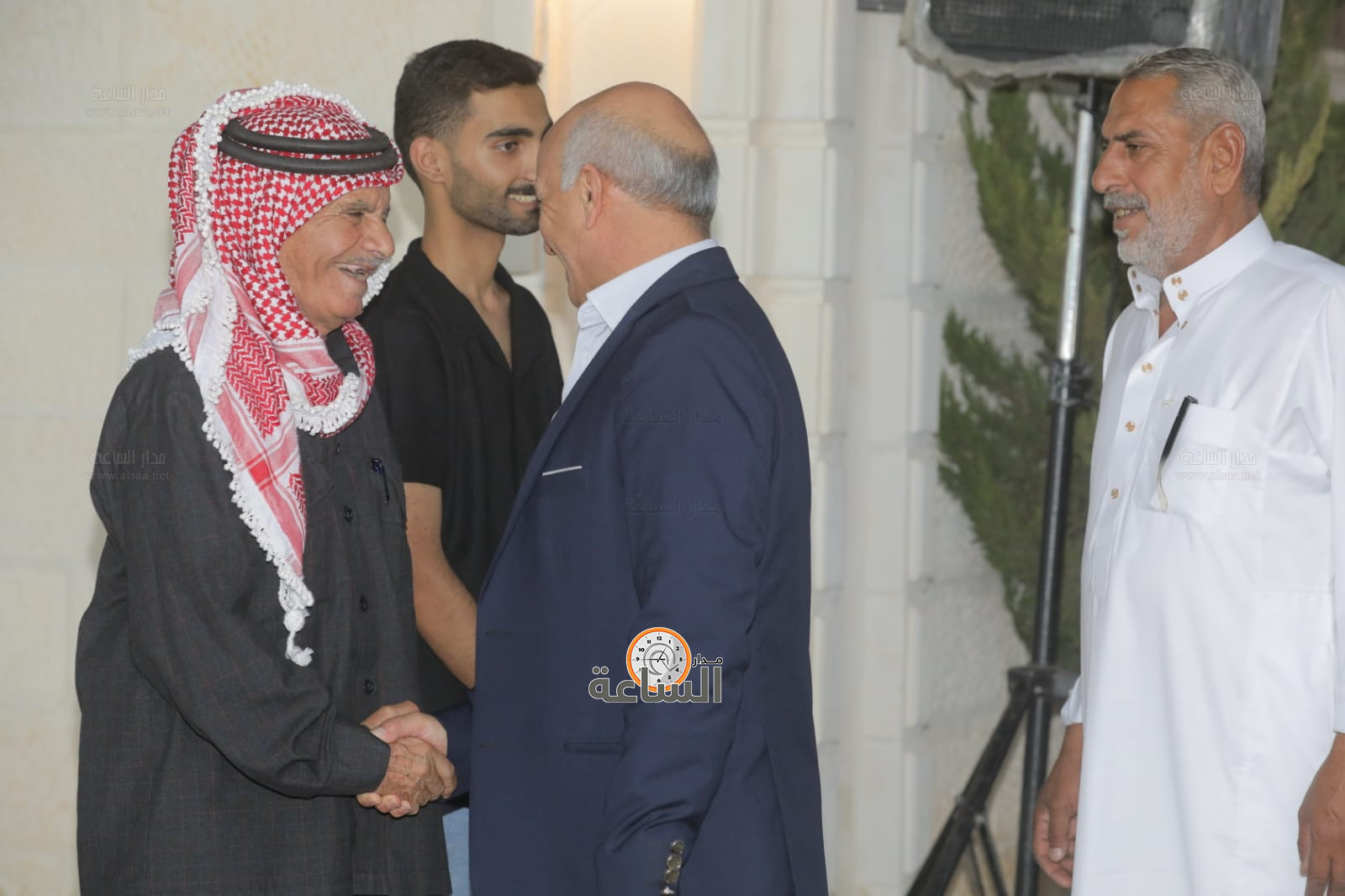 Madar Al-Saa Images 0.5592075652439129