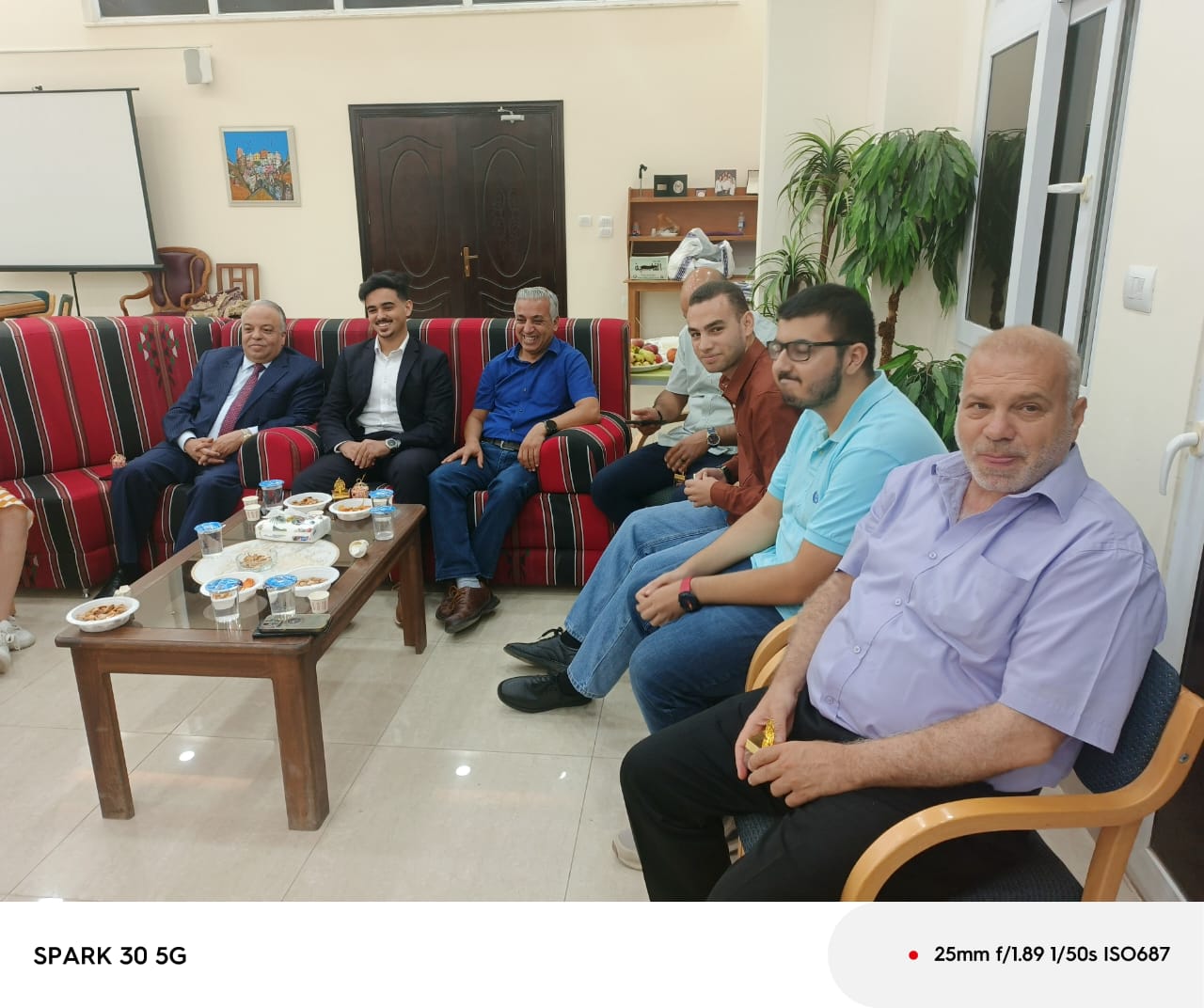 Madar Al-Saa Images 0.9531664784868518