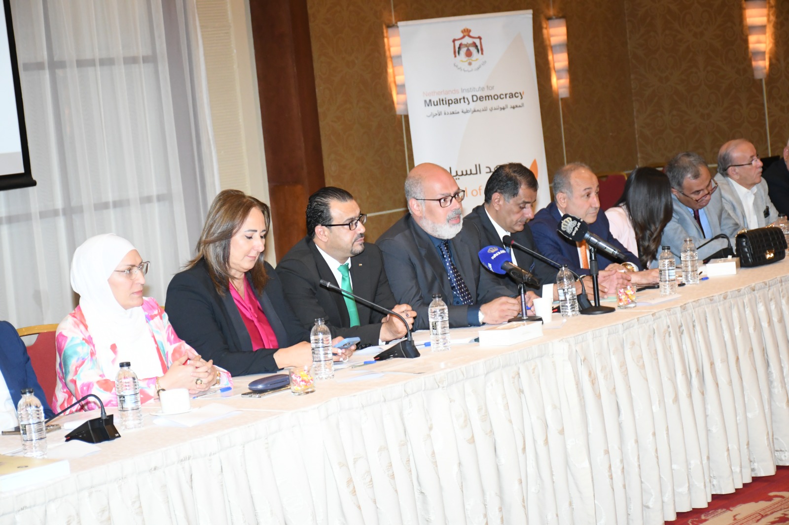 Madar Al-Saa Images 0.585033512763468