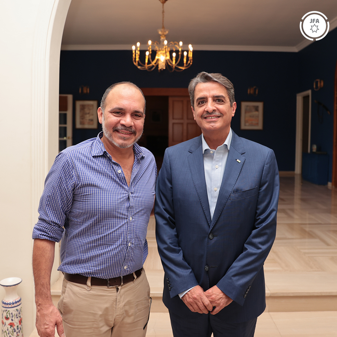 Madar Al-Saa Images 0.18750137537385536