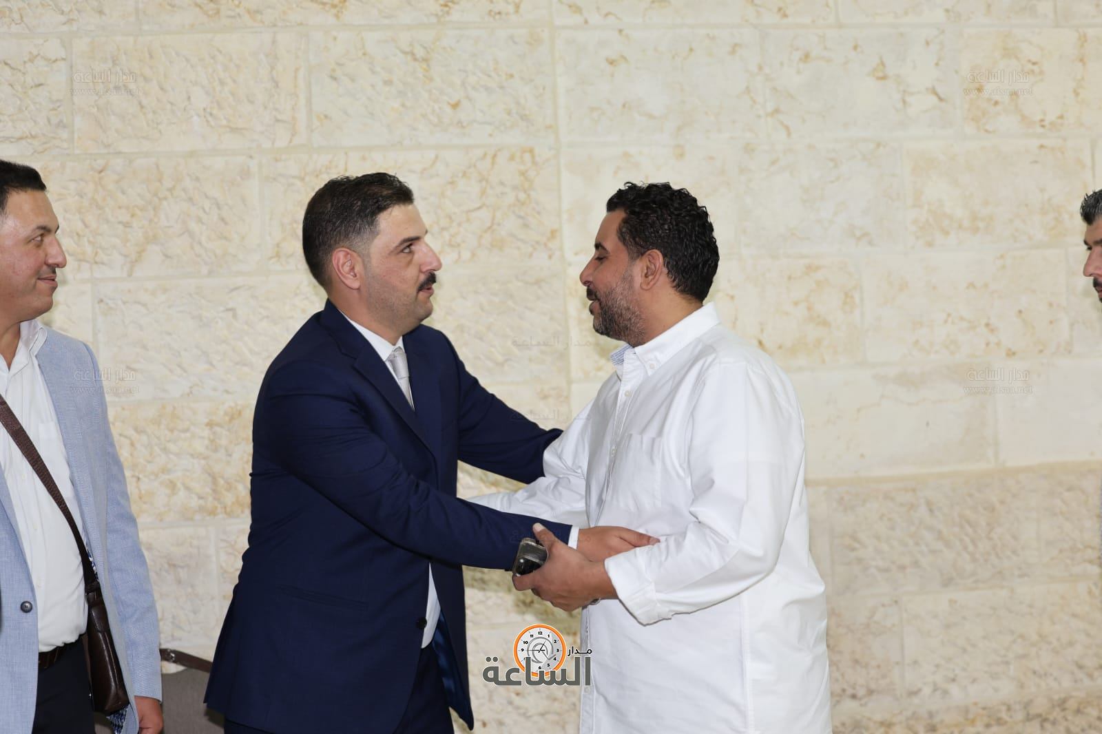 Madar Al-Saa Images 0.6169923048767819