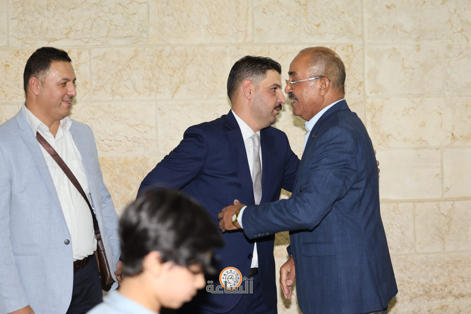 Madar Al-Saa Images 0.6214055314407012