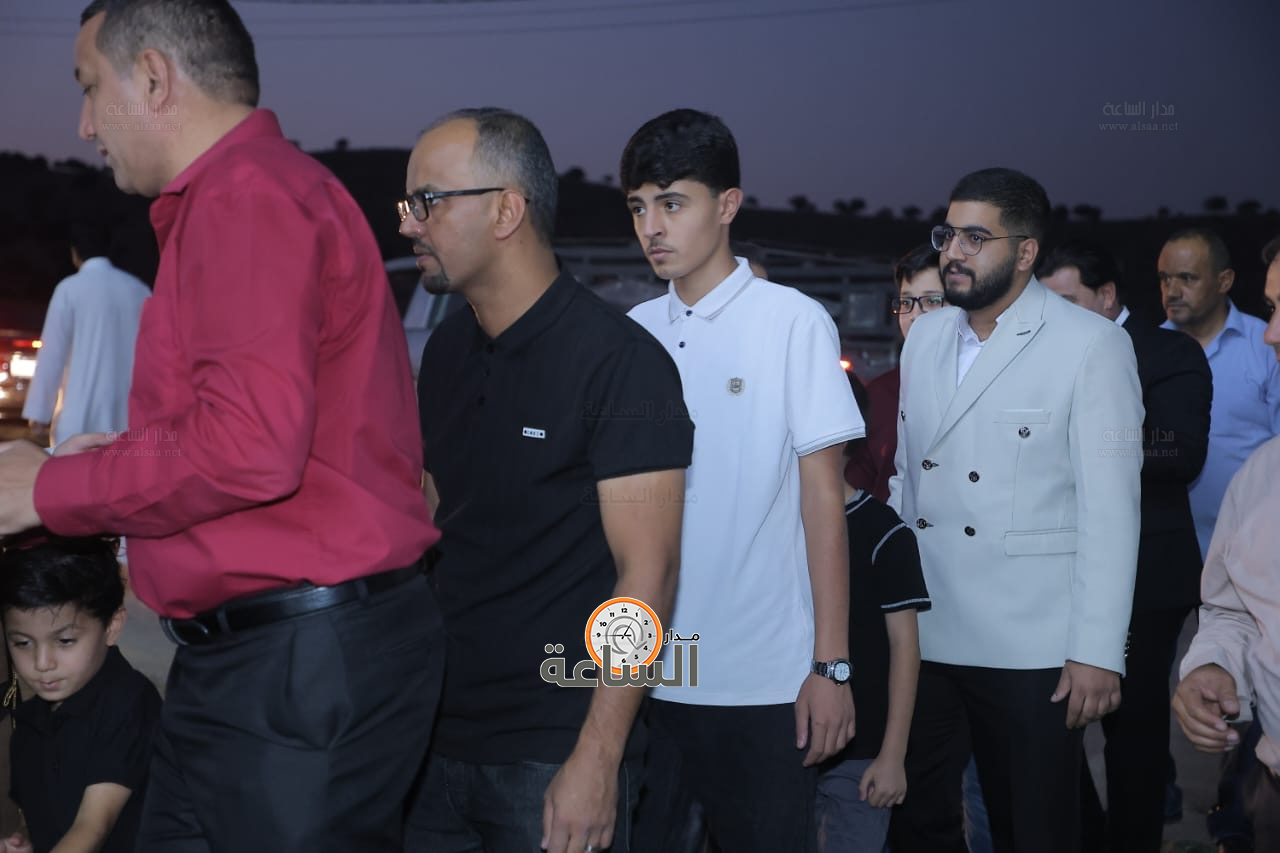 Madar Al-Saa Images 0.43191732838318697